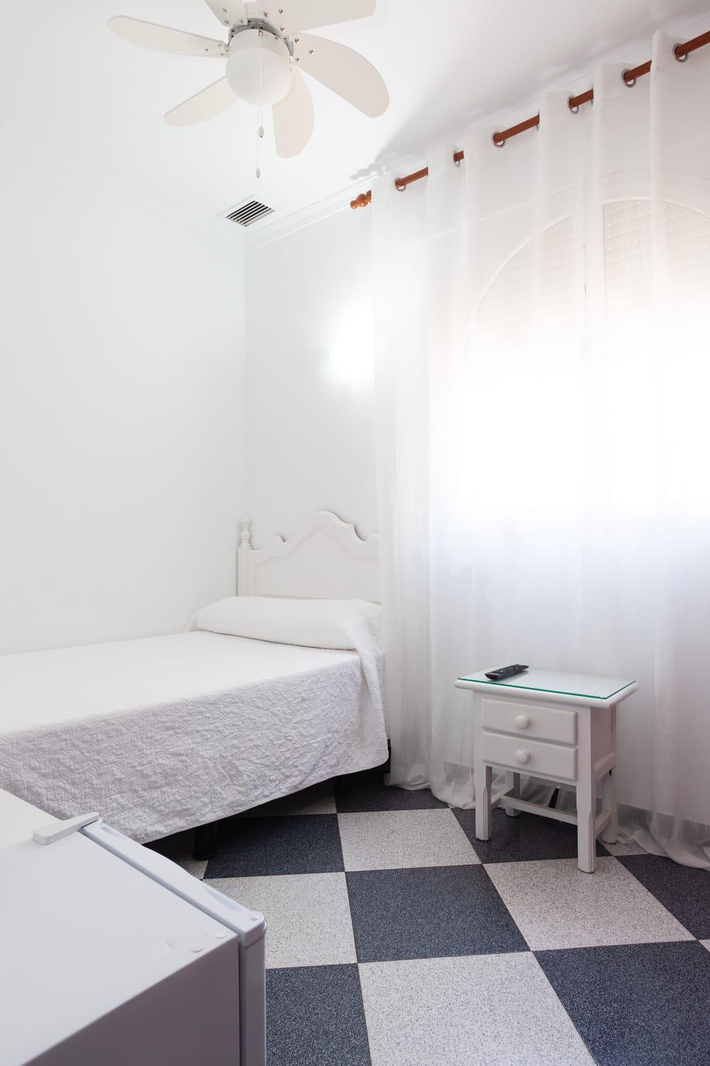 Hostal Restaurante La Giralda โรตา ภายนอก รูปภาพ